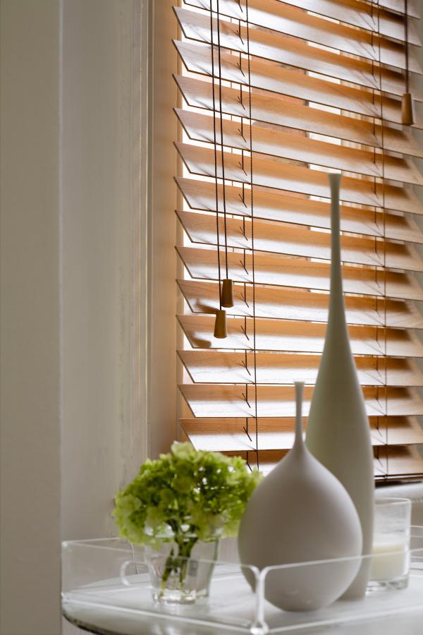 wooden-venetians-Tuscan Oak Close Up